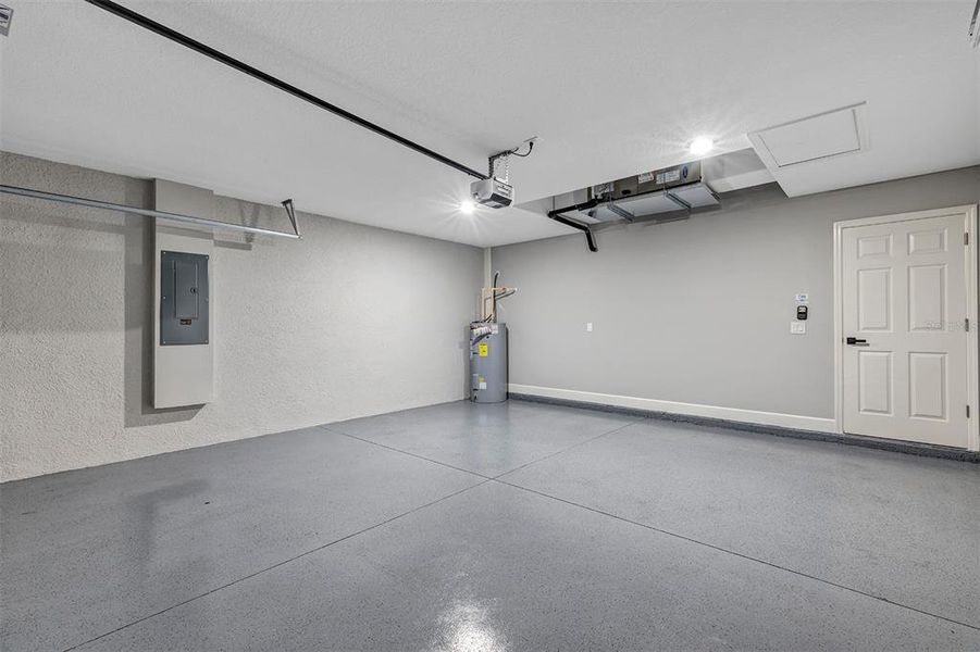 Spacious, unfurnished interior of a new home in , Summerfield (Image 28).