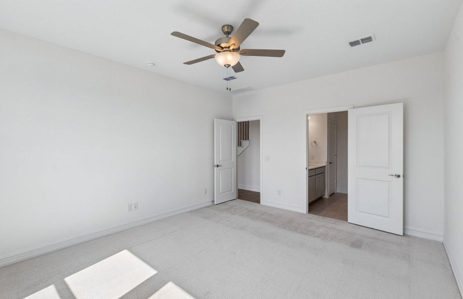 Spacious, unfurnished interior of a new home in Kings Way, Denton (Image 21).