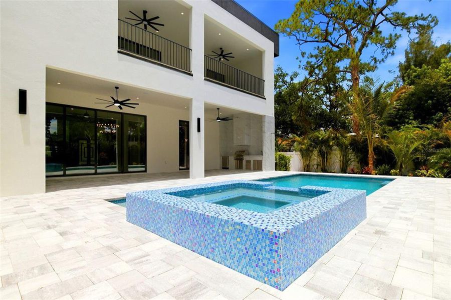 Exterior details and patio area of a home in , Sarasota (Image 4).