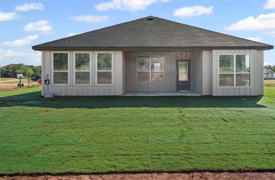 Exterior details and patio area of a home in , Millsap (Image 3).