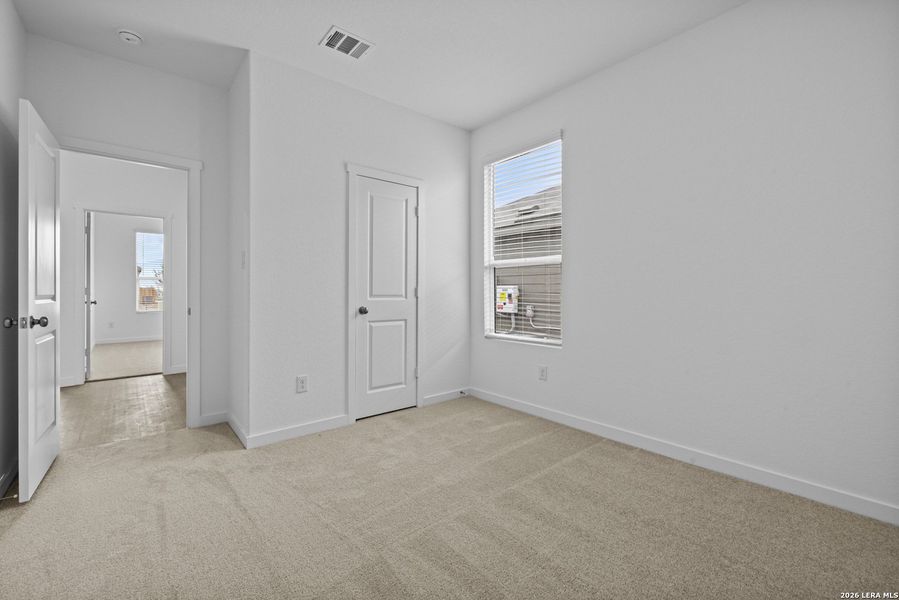 Spacious, unfurnished interior of a new home in Voss Farms, New Braunfels (Image 24).