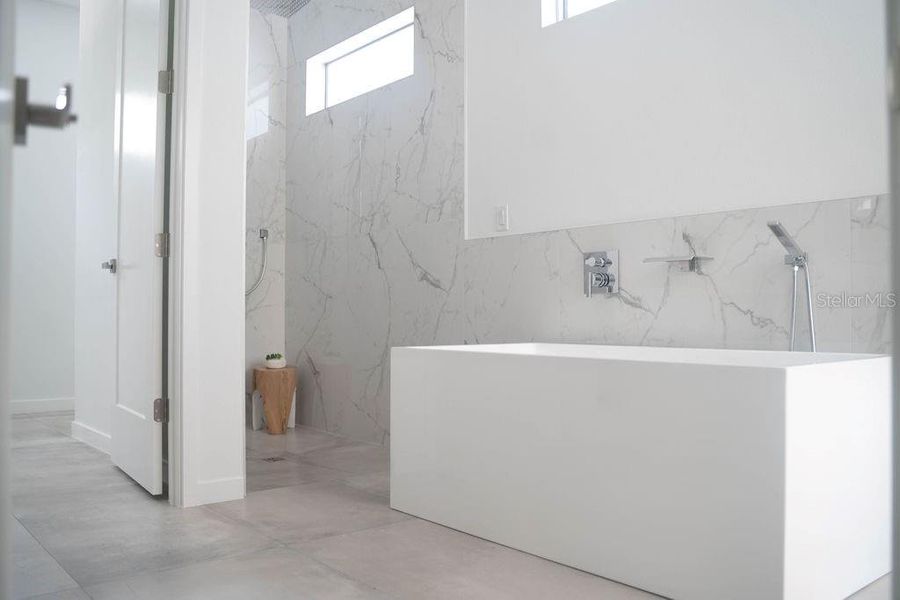 Furnished interior view inside a new home in , Sarasota (Image 35).