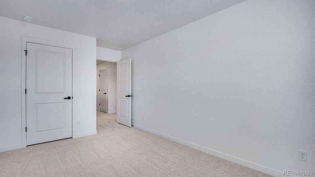 Spacious, unfurnished interior of a new home in Horizon Uptown, Aurora (Image 32). Spacious, unfurnished interior of a new home in Horizon Uptown, Aurora (Image 32).