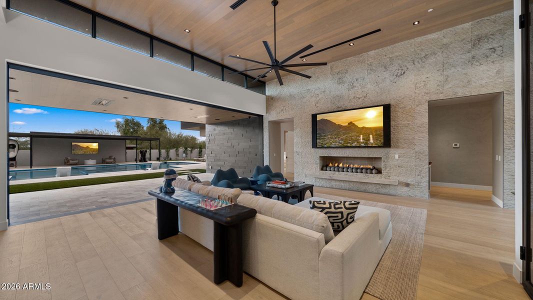 18-web-or-mls-Living Space4