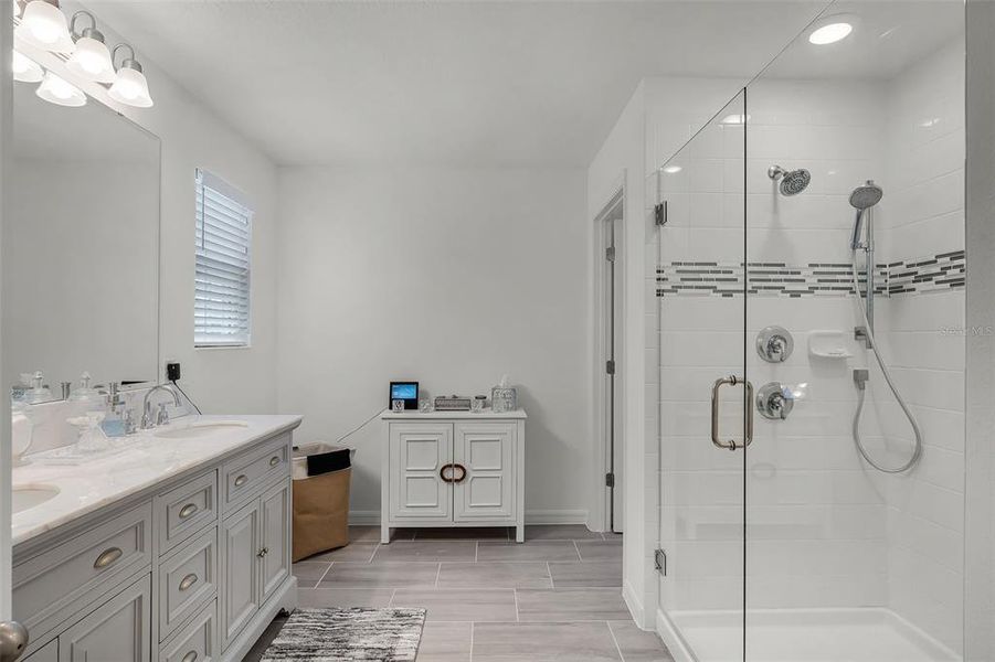 Furnished interior view inside a new home in , Kissimmee (Image 9).