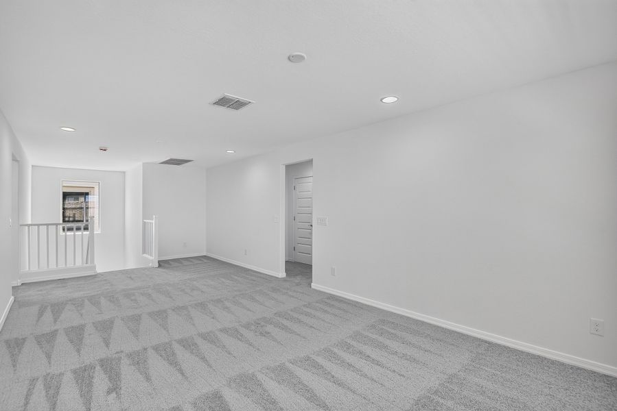 Spacious, unfurnished interior of a new home in Artisan at Asante, Surprise (Image 25). Spacious, unfurnished interior of a new home in Artisan at Asante, Surprise (Image 25).