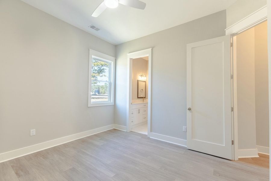 Spacious, unfurnished interior of a new home in , Summerton (Image 12).