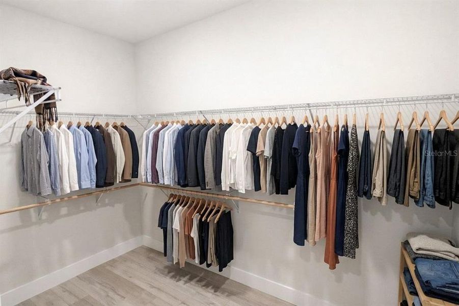 Close-up of interior finishes inside a home in , Dunnellon (Image 13).