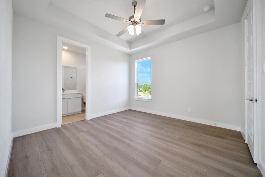 Spacious, unfurnished interior of a new home in Lago Pointe, Seabrook (Image 25).