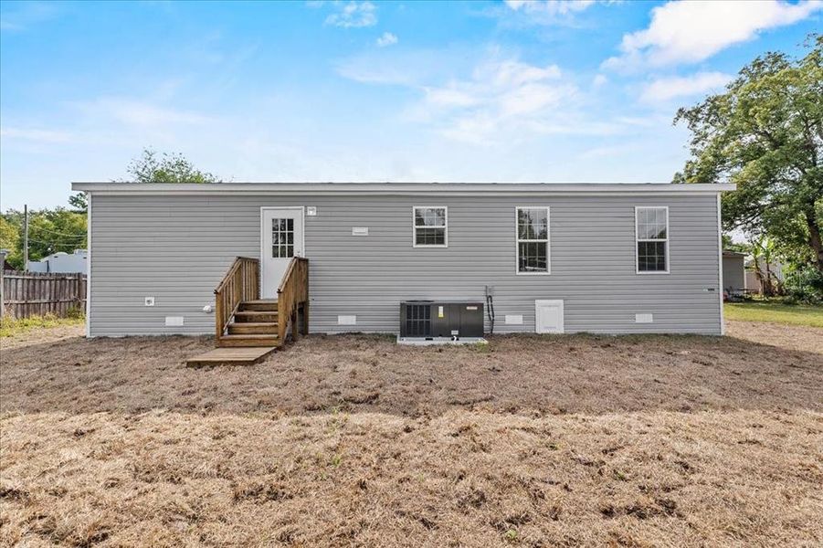 Exterior details and patio area of a home in , Holiday (Image 20).