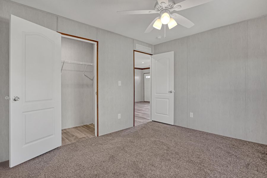 1479 Barefoot (23) 1479 Barefoot (23)