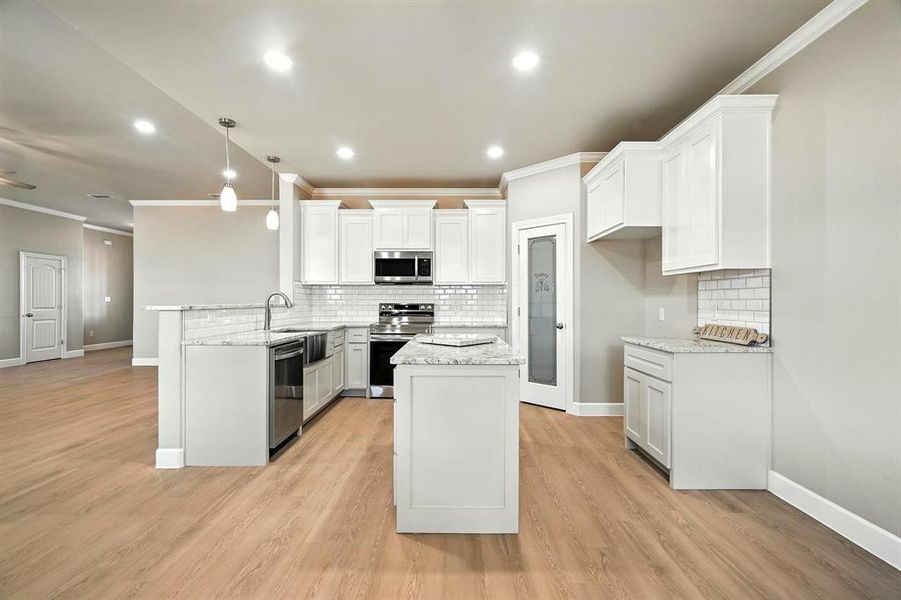 Furnished interior view inside a new home in , Abilene (Image 7).