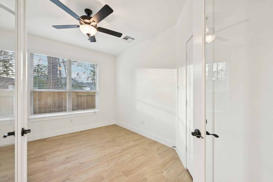 Spacious, unfurnished interior of a new home in The Woodlands Hills, Willis (Image 35).