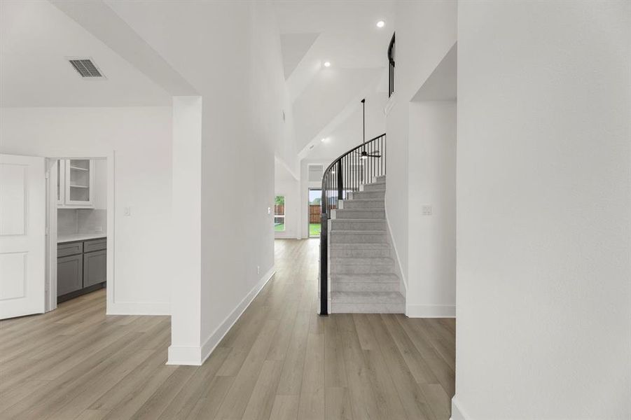 04. 2391 Bell - Entry (2) 04. 2391 Bell - Entry (2)