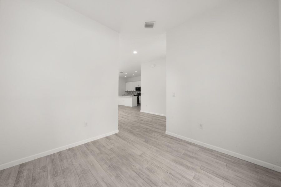 Spacious, unfurnished interior of a new home in , Lake Placid (Image 42).