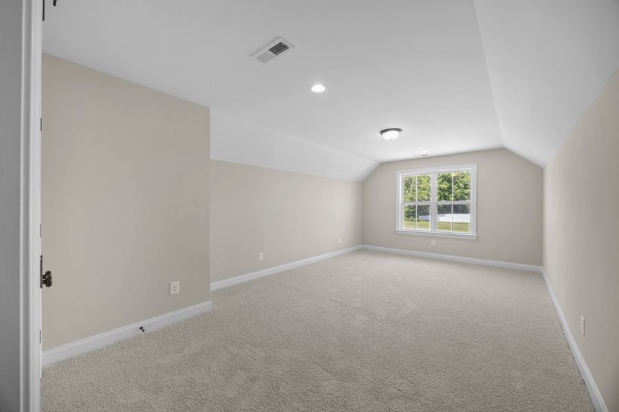 Spacious, unfurnished interior of a new home in Laurel Oaks, Greenville (Image 49).