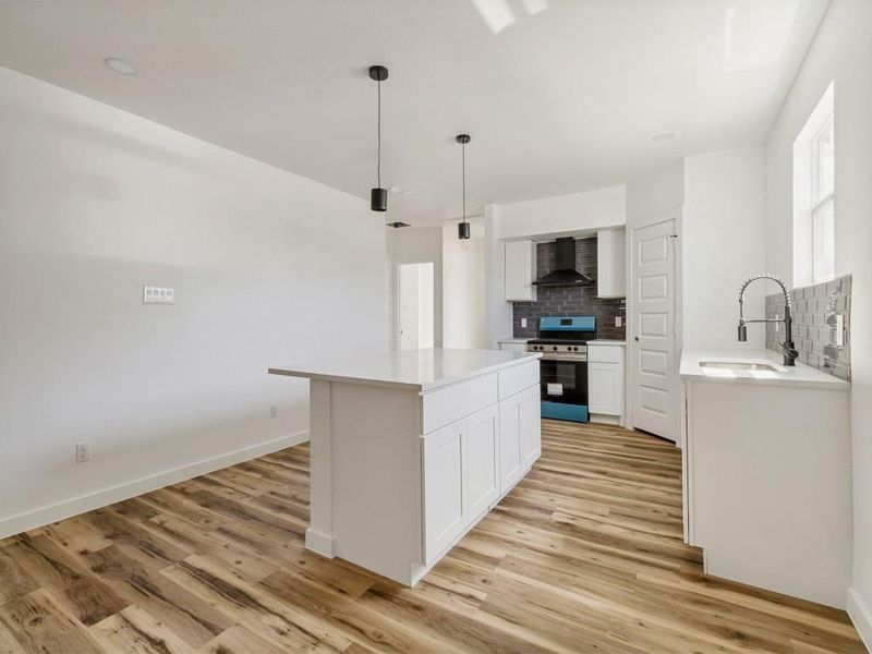 Furnished interior view inside a new home in , Dallas (Image 11).