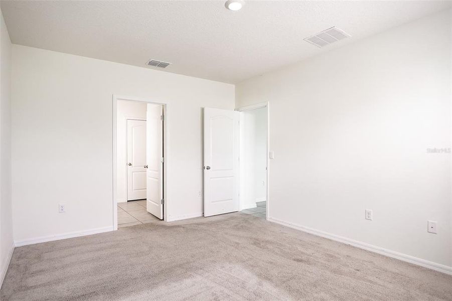 Spacious, unfurnished interior of a new home in , Zellwood (Image 37).
