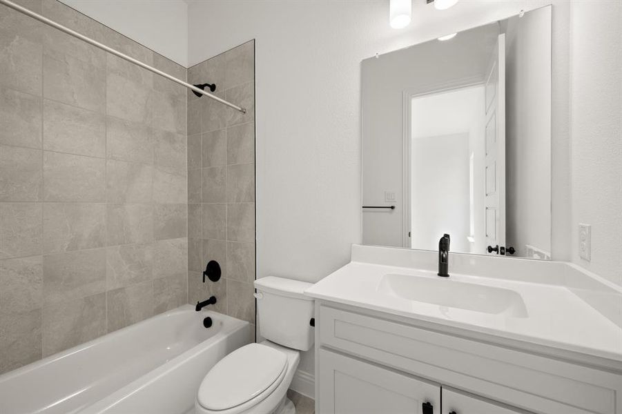 4728 Hawthorn Hills- Bathroom-3