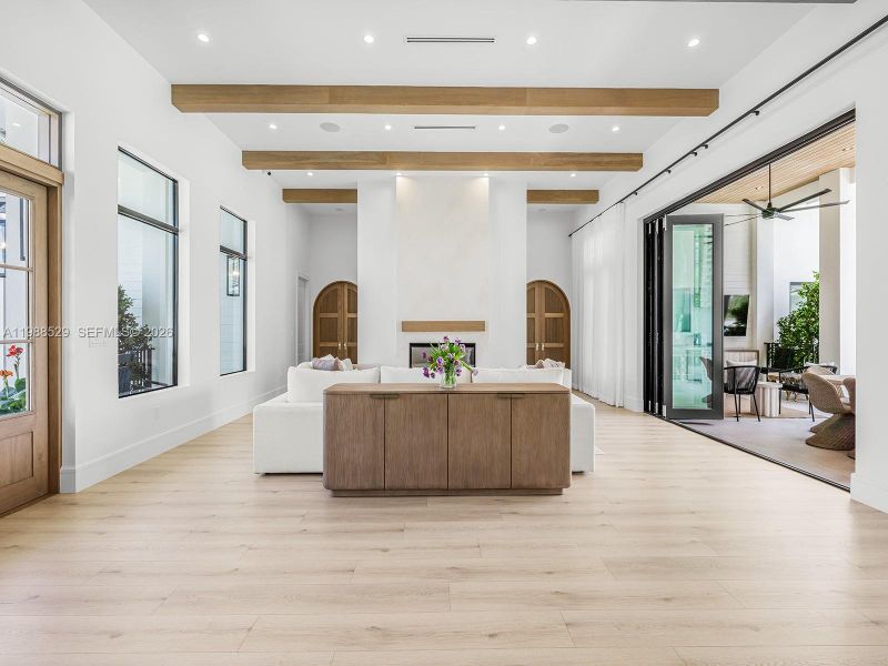 Community amenities in , Palmetto Bay (Image 29).