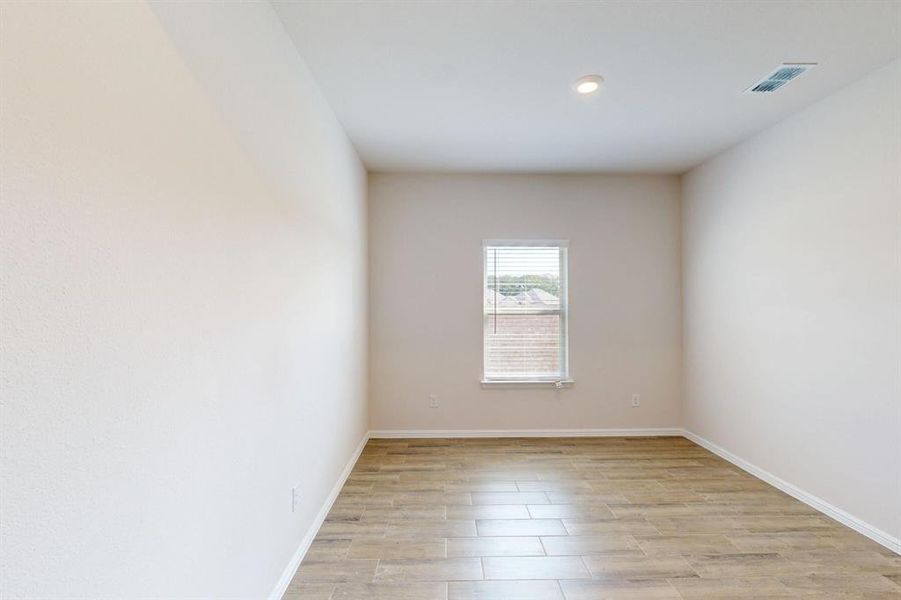 Spacious, unfurnished interior of a new home in Kings Way, Denton (Image 24).