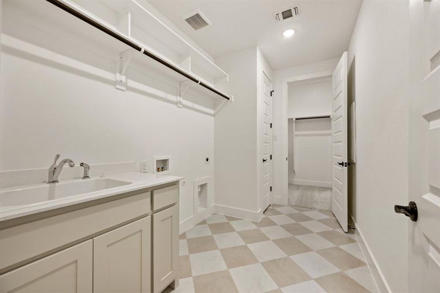 Furnished interior view inside a new home in Settlers Glen, New Fairview (Image 5).