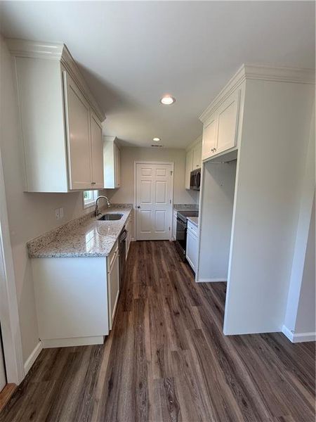 Furnished interior view inside a new home in , Dahlonega (Image 4).