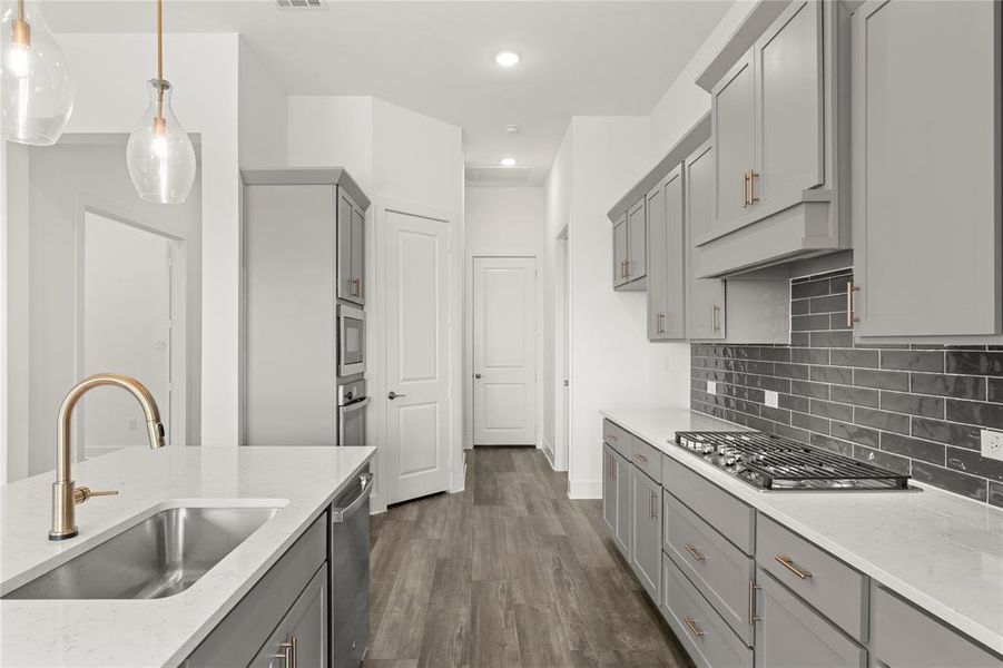 14. 7121 Dragonfly - Kitchen (3)