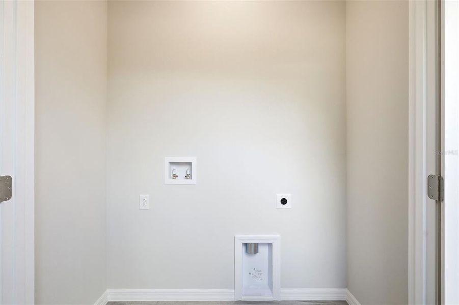 Spacious, unfurnished interior of a new home in , Eustis (Image 14).
