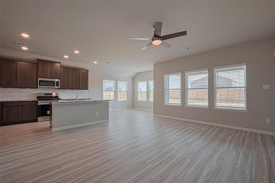 Spacious, unfurnished interior of a new home in Sunterra, Katy (Image 16). Spacious, unfurnished interior of a new home in Sunterra, Katy (Image 16).