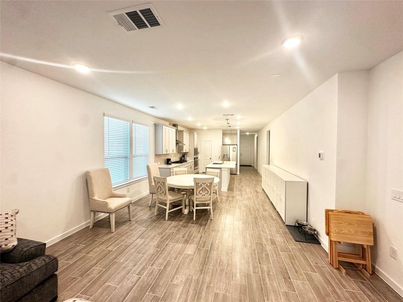 Furnished interior view inside a new home in , Tomball (Image 10).