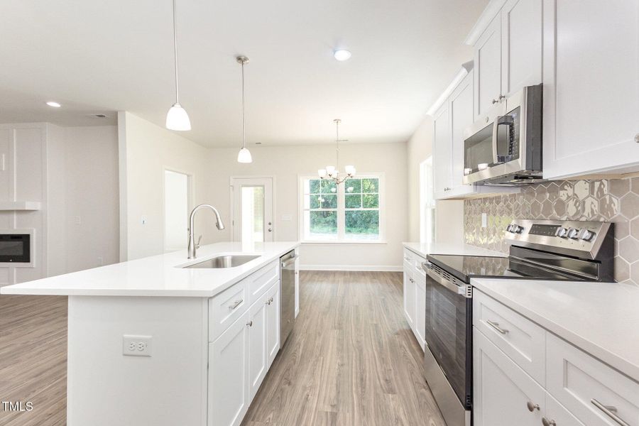 011_kv0a9382-edit_932 011_kv0a9382-edit_932