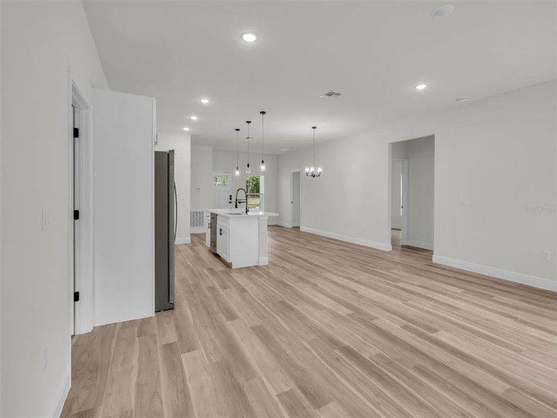 Spacious, unfurnished interior of a new home in , Ocala (Image 23).