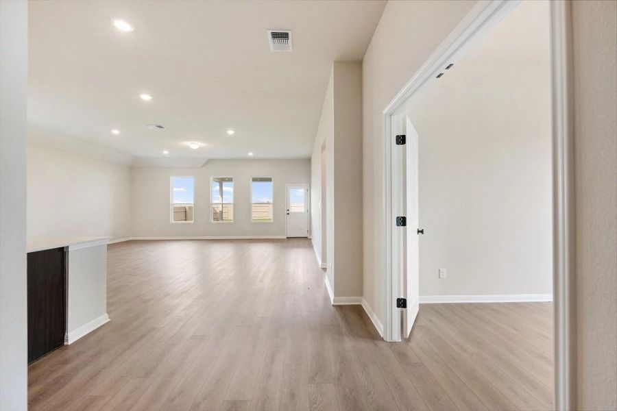 Spacious, unfurnished interior of a new home in The Colony 50s, Bastrop (Image 33).