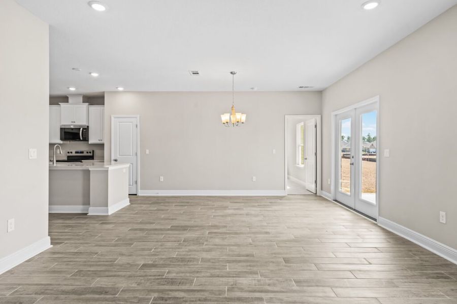 Spacious, unfurnished interior of a new home in Natureview, Freeport (Image 30).