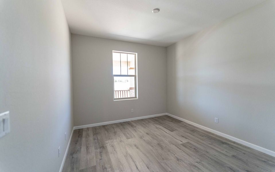 Spacious, unfurnished interior of a new home in Heritage Pointe, Chino Valley (Image 11).