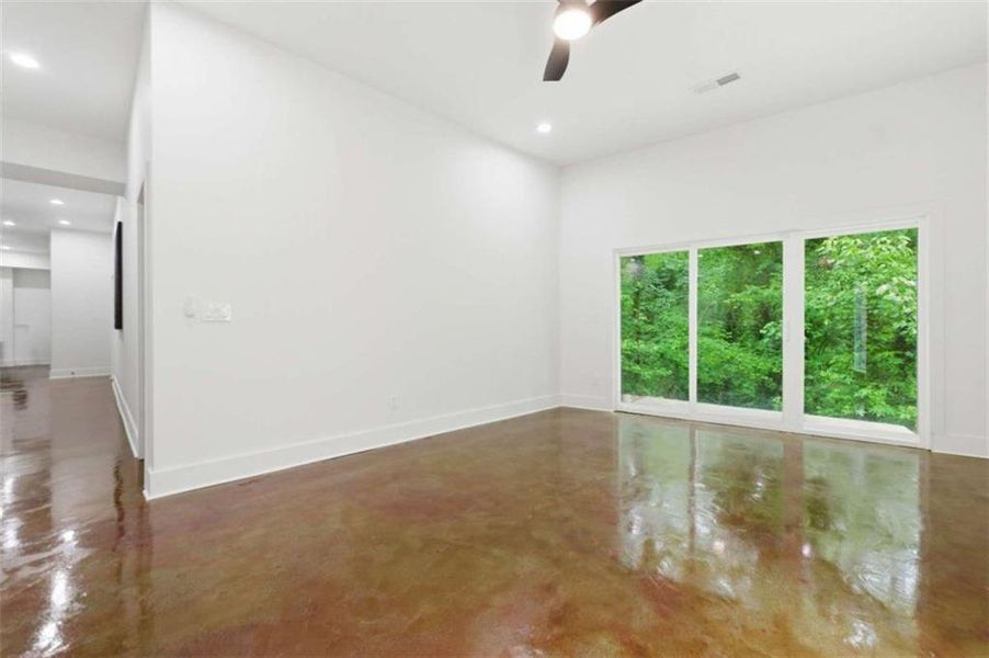 Spacious, unfurnished interior of a new home in , Atlanta (Image 70).