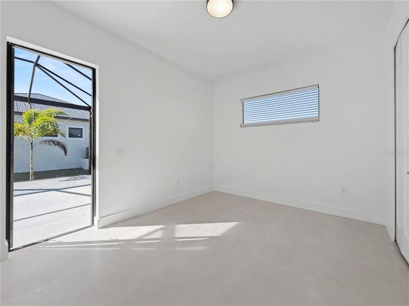 Spacious, unfurnished interior of a new home in , Port Charlotte (Image 37).