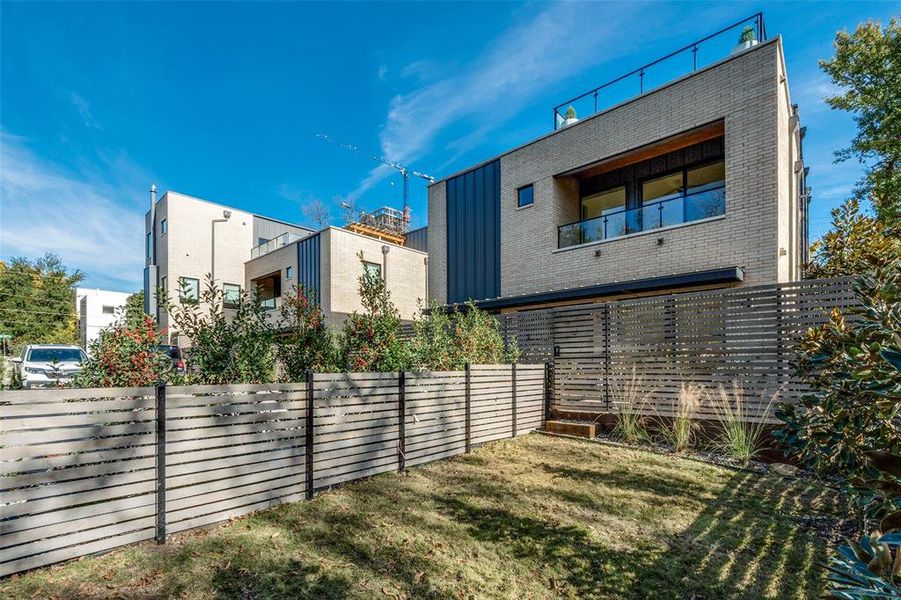 Green Space for pets or children Green Space for pets or children