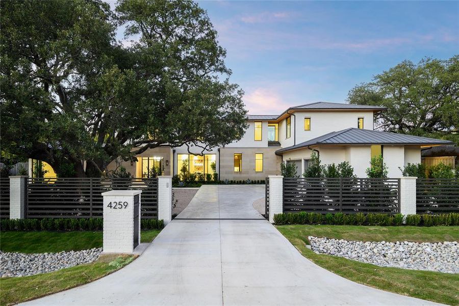 Front exterior of a new home in , Dallas, TX, highlighting curb appeal (Image 1). Front exterior of a new home in , Dallas, TX, highlighting curb appeal (Image 1).