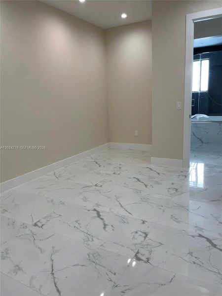 Spacious, unfurnished interior of a new home in , Miami (Image 25).