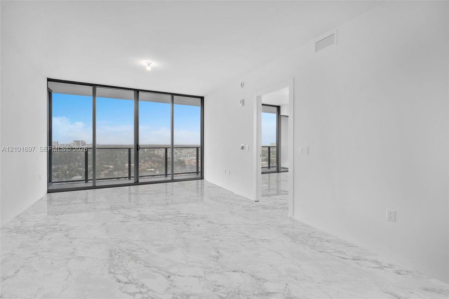 Spacious, unfurnished interior of a new home in , Hallandale Beach (Image 40).