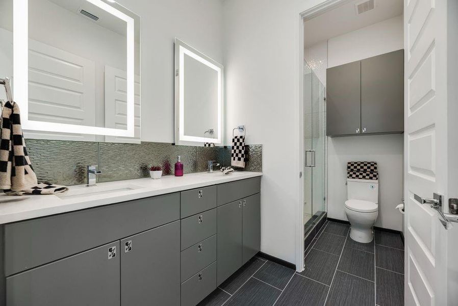 Furnished interior view inside a new home in , Dallas (Image 13).