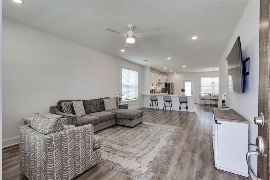 Furnished interior view inside a new home in Heritage Towne, Grand Prairie (Image 6).