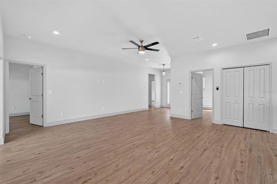 Spacious, unfurnished interior of a new home in , New Smyrna Beach (Image 38).