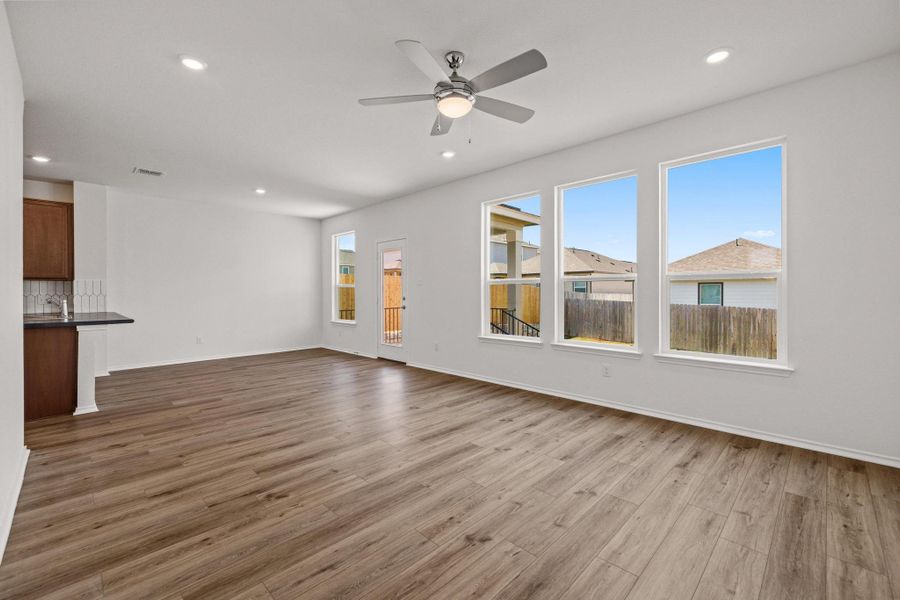 Spacious, unfurnished interior of a new home in Sonterra - Cool Water, Jarrell (Image 17).