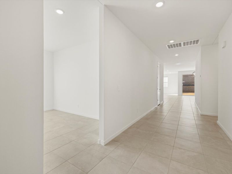 Spacious, unfurnished interior of a new home in Allure Vista Reserve Series, Buckeye (Image 9).