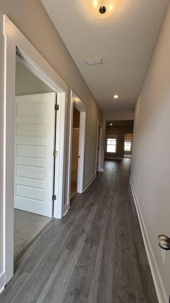 Spacious, unfurnished interior of a new home in Veterans Cove, Murfreesboro (Image 29).
