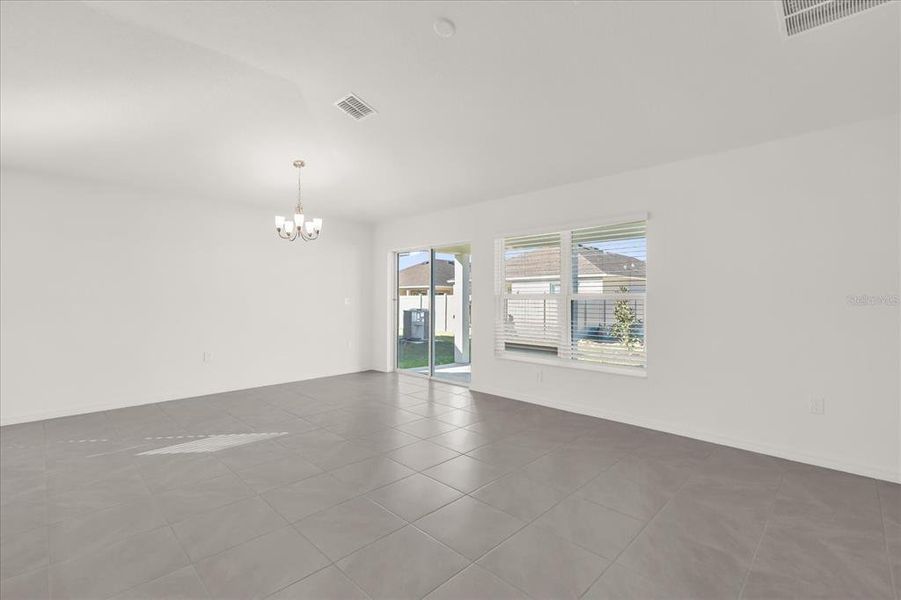 Spacious, unfurnished interior of a new home in Robins Run, Lake Wales (Image 11).