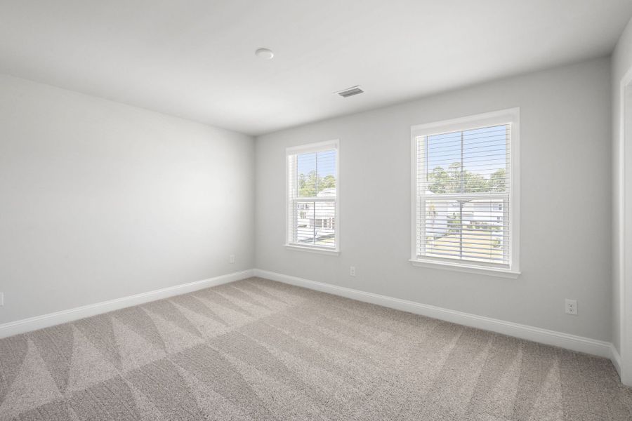 Spacious, unfurnished interior of a new home in Waterways, Richmond Hill (Image 42).